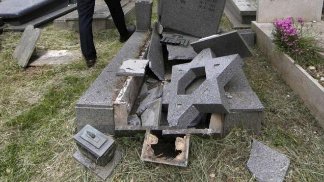 Danimarca, profanate ottanta lapidi in un cimitero ebraico