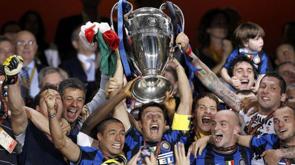 Dieci anni fa l'Inter di Mourinho vinceva la Champions e festeggiava lo storico triplete