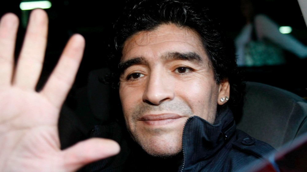 Diego Armando Maradona è passato a miglior vita, la mano si  è ricongiunta con Dio, aveva compiuto 60 anni il 30 ottobre