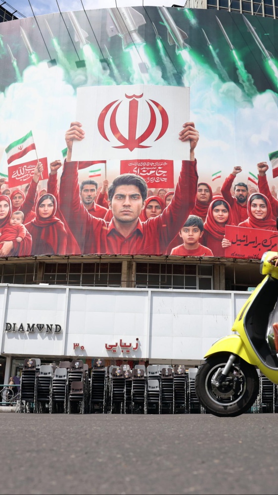 Diplomazia al lavoro per fermare la guerra in Iran, il presidente Trump irremovibile: martedì è la scadenza definitiva per un accordo