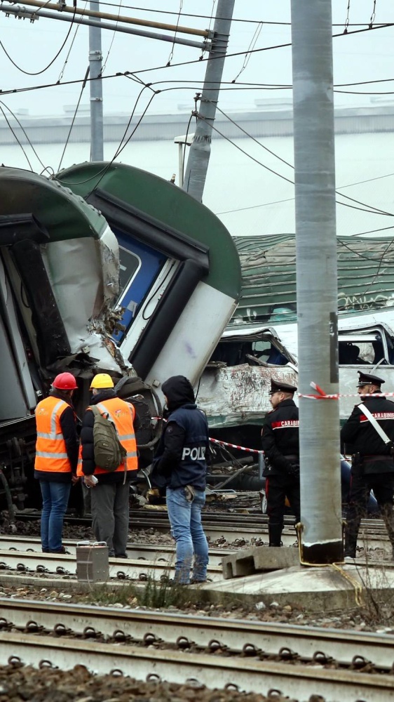 Disastro ferroviario di Pioltello, una condanna e otto assoluzioni. Morirono 3 persone