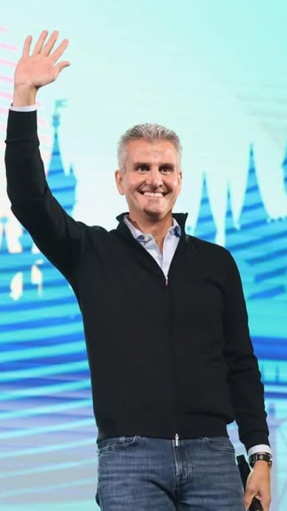Disney, nominato Josh D’Amaro nuovo CEO. Ecco chi è il nuovo capo della casa di Topolino