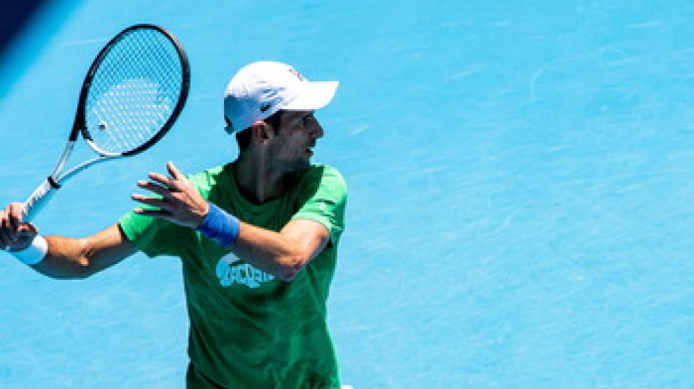Djokovic via dall'Australia, annullato il visto per la seconda volta: rischia un bando dal Paese di tre anni