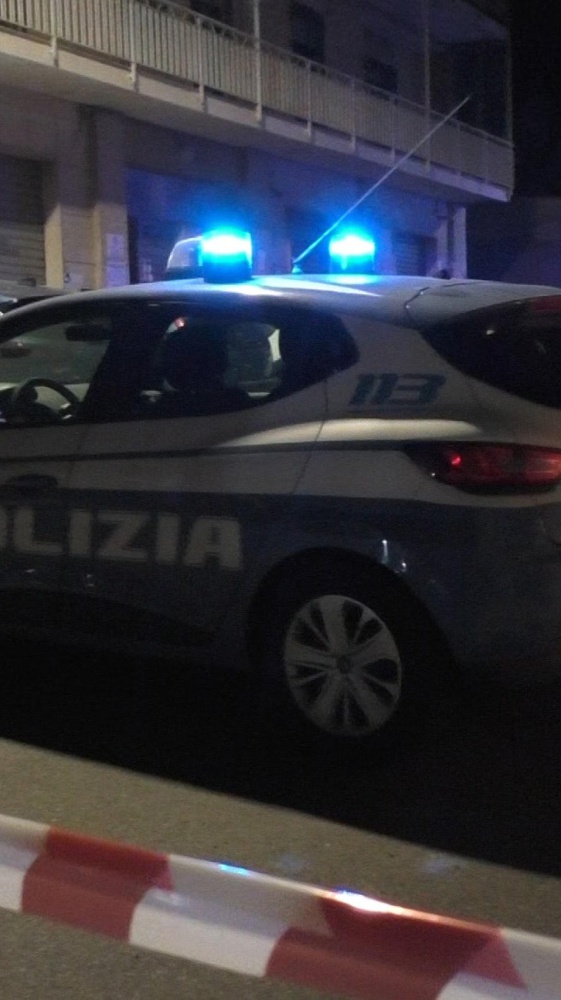 Dramma a Catanzaro, una donna di getta dal balcone con i suoi figli; tre morti e una bambina in gravi condizioni