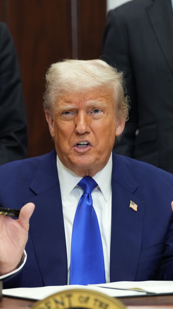 Due ore di telefonata tra Trump e Putin: "I negoziati per la fine della guerra inizieranno subito"