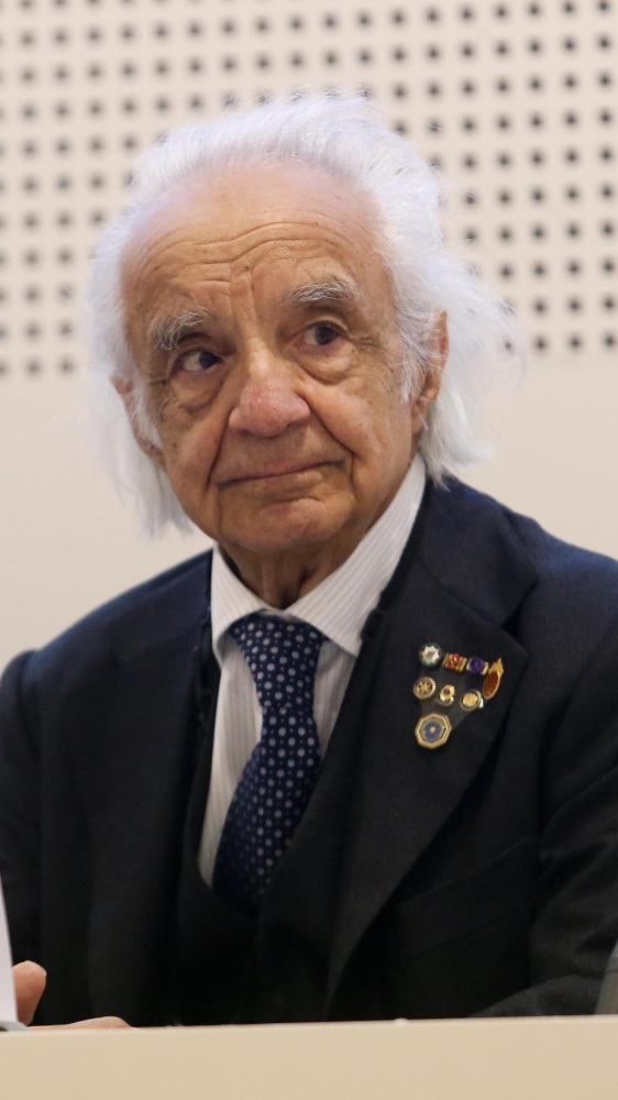 E' morto Antonino Zichichi, scienziato e divulgatore diventato popolare in televisione