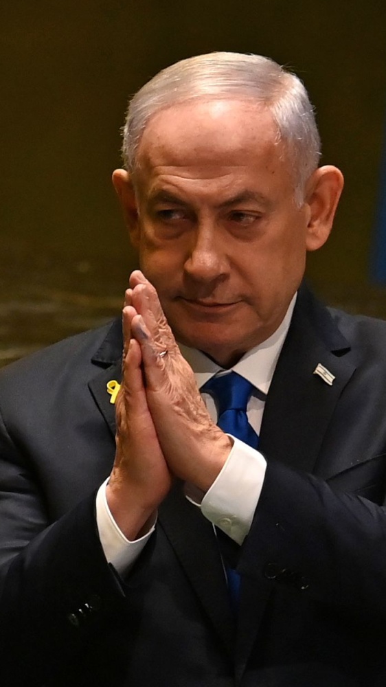 E’ tornata la notte dei cristalli  così Netanyahu in merito alle violenze contro i tifosi del Maccabi ad Amterdam. Il primo ministro ha definito un attacco antisemita premedidato ciò che è accaduto la scorsa notte a margine della partita  con l’Ajax.