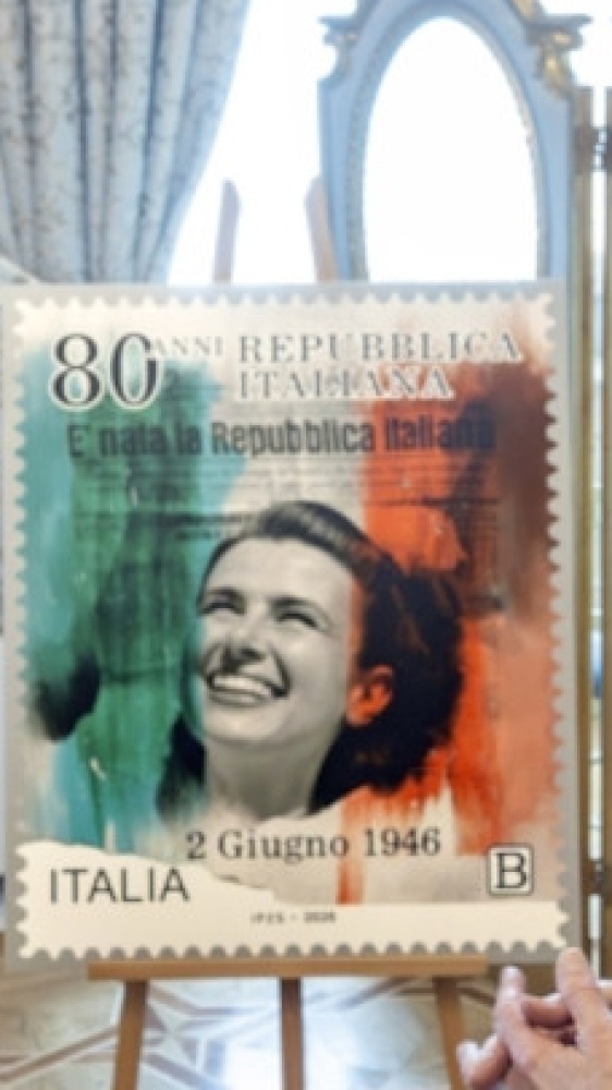 Un francobollo e una moneta per festeggiare gli 80 anni della Repubblica Italiana
