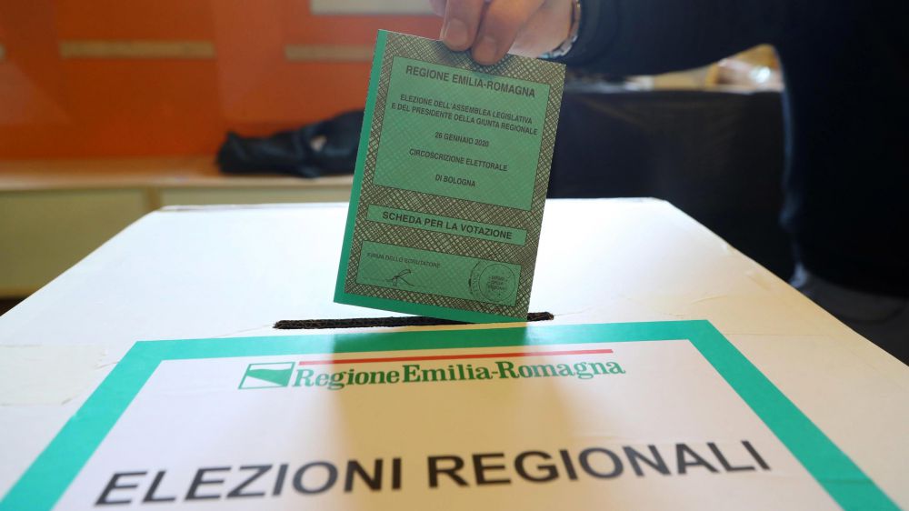 Elezioni, alle 12 affluenza del 23,44% in Emilia Romagna e 10,48% In Calabria