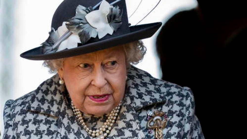 Elisabetta II torna al lavoro, ecco cosa c'è da sapere sul suo ricovero “lampo”