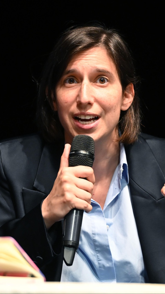 Elly Schlein a RTL 102.5: “Meloni pronta a sacrificare donne per difendere il suo potere”