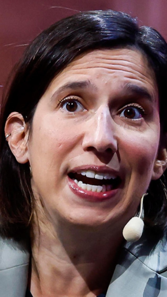 Elly Schlein attacca Giorgia Meloni, libertà e democrazia a rischio con l’estrema destra al governo