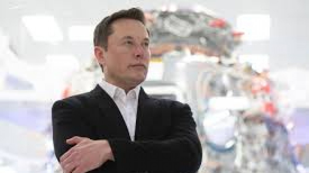 Elon Musk è l'uomo più ricco al mondo, il fondatore di Tesla ha superato Jeff Bezos, padrone di Amazon