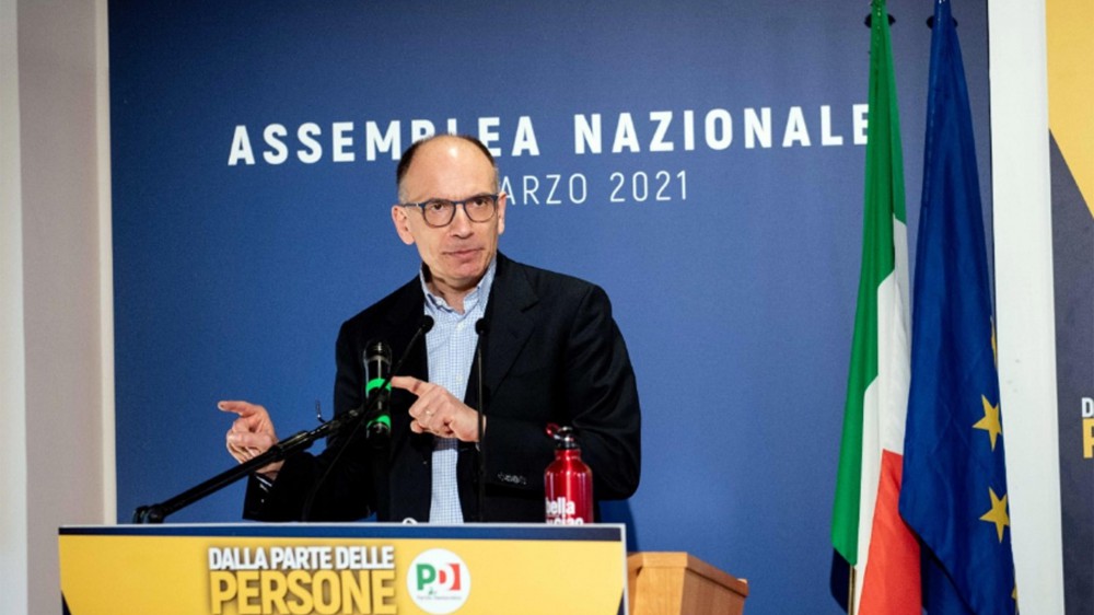 Enrico Letta è il nuovo segretario del Partito Democratico, da enfant prodige a "rottamato", ministro a 32 anni e fondatore del Pd