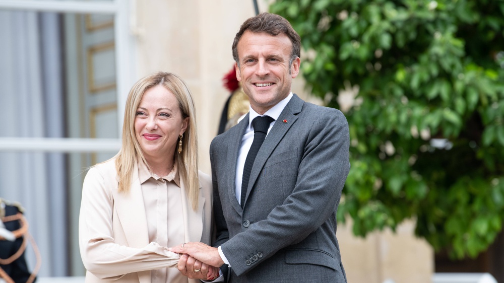 Esecutivo, Meloni e Macron all’unisono sull’immigrazione: “Servono passi concreti da parte dell’Europa”