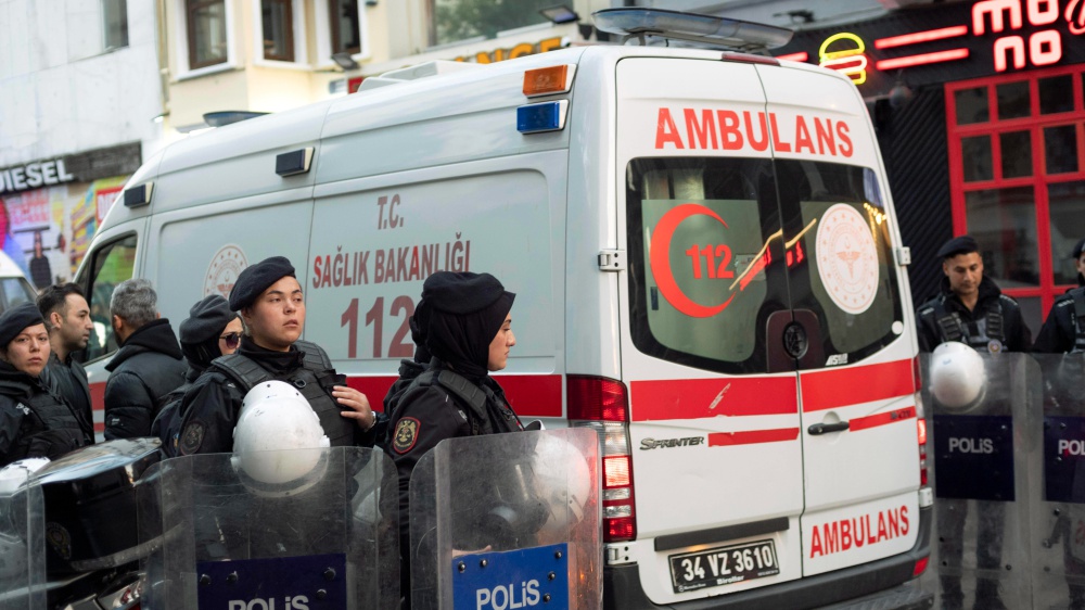 Esplosione a Istanbul fa morti e feriti. Erdogan, una donna dietro quello che si sospetta essere un attentato terroristico