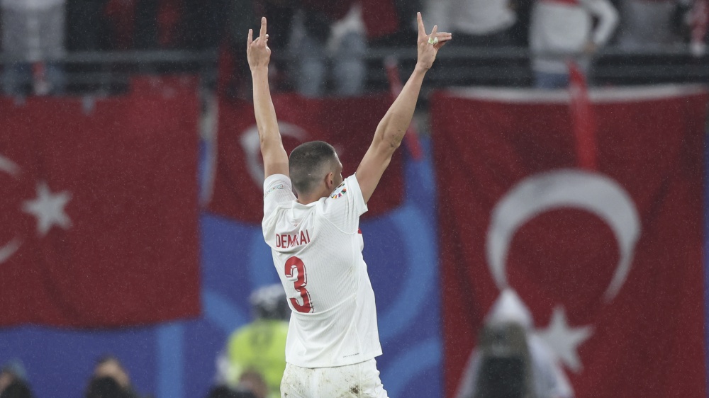 Euro 2024: Demiral, due turni di stop per il 'saluto del lupo'