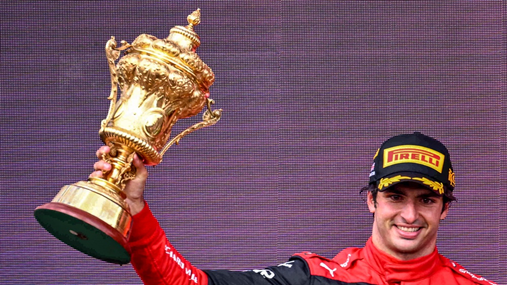 F1, Carlos Sainz vince il Gran Premio d'Inghilterra, seconda la Red Bull di Perez, terza la Mercedes di Hamilton
