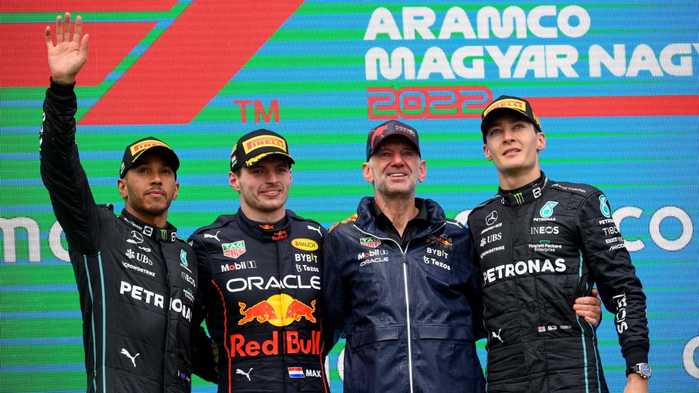 F1, Max Verstappen vince il Gp d'Ungheria davanti alle Mercedes di Hamilton e Russell