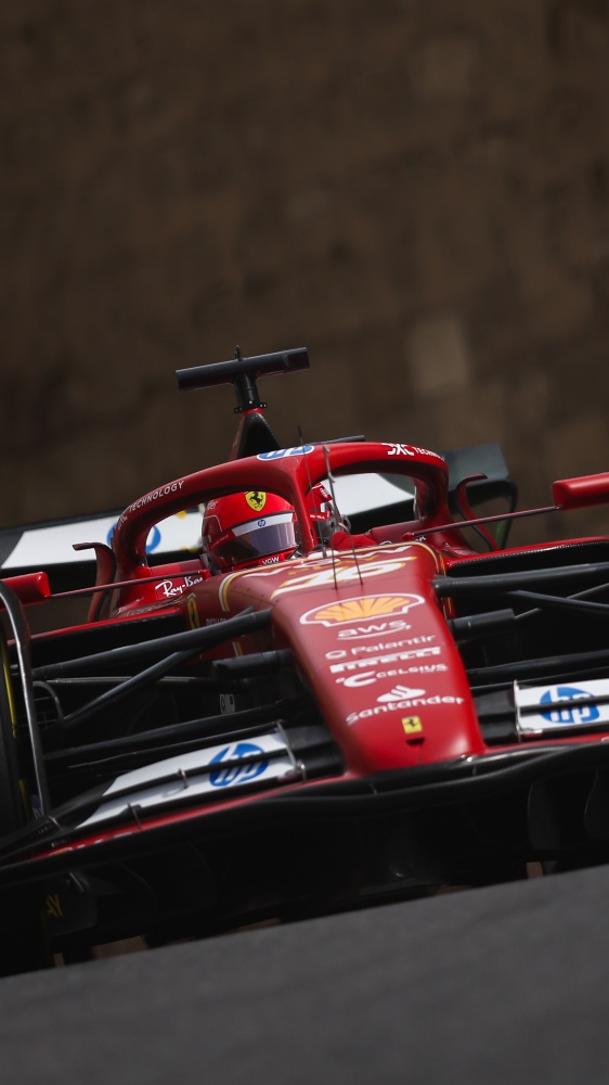 F1, nelle prove libere a Baku miglior tempo per la Ferrari di Leclerc