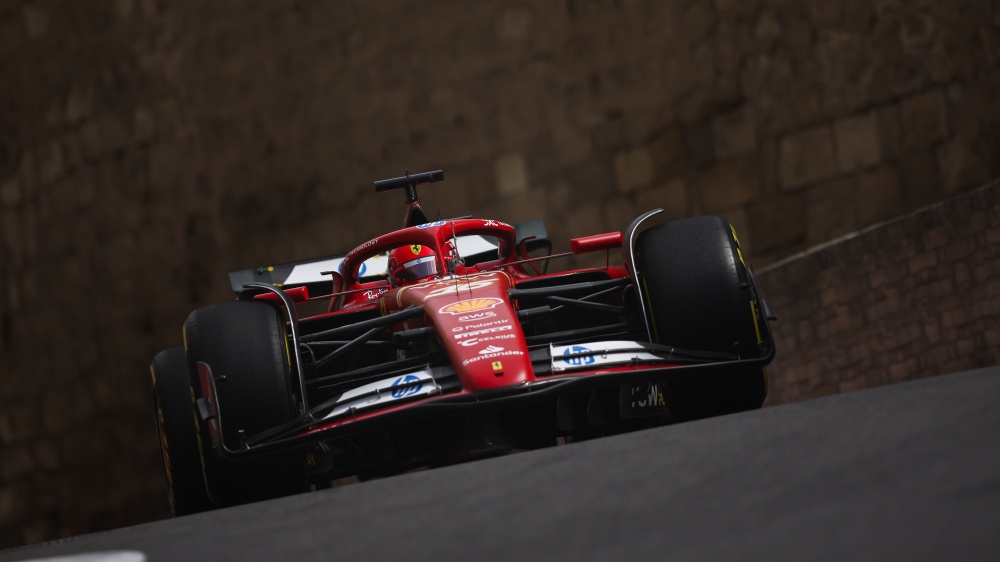 F1, nelle prove libere a Baku miglior tempo per la Ferrari di Leclerc