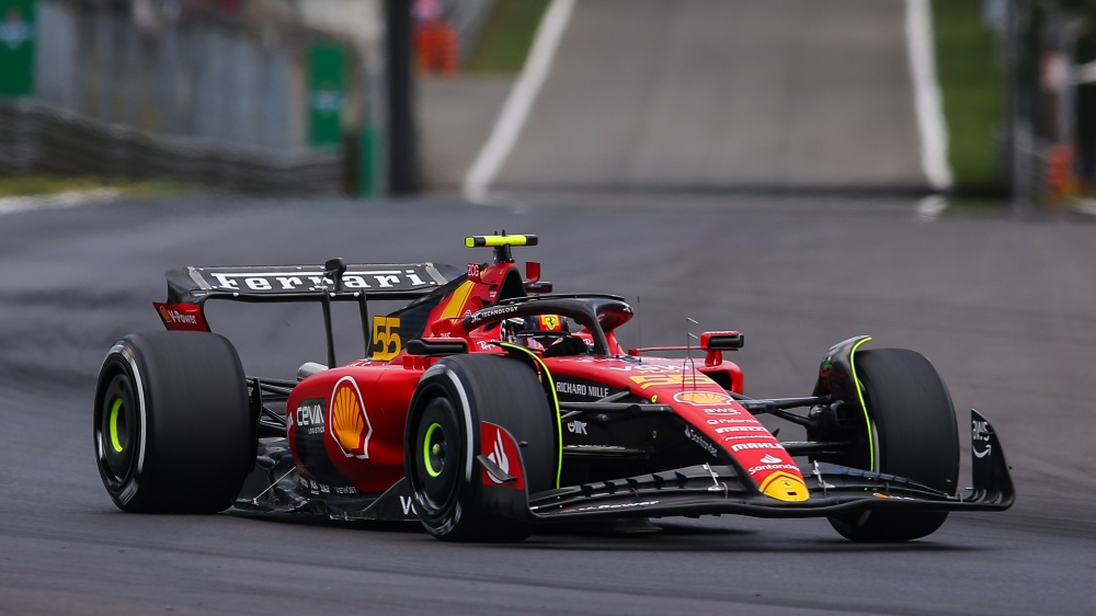 F1, nelle prove libere a Monza la Ferrari di Sainz in testa