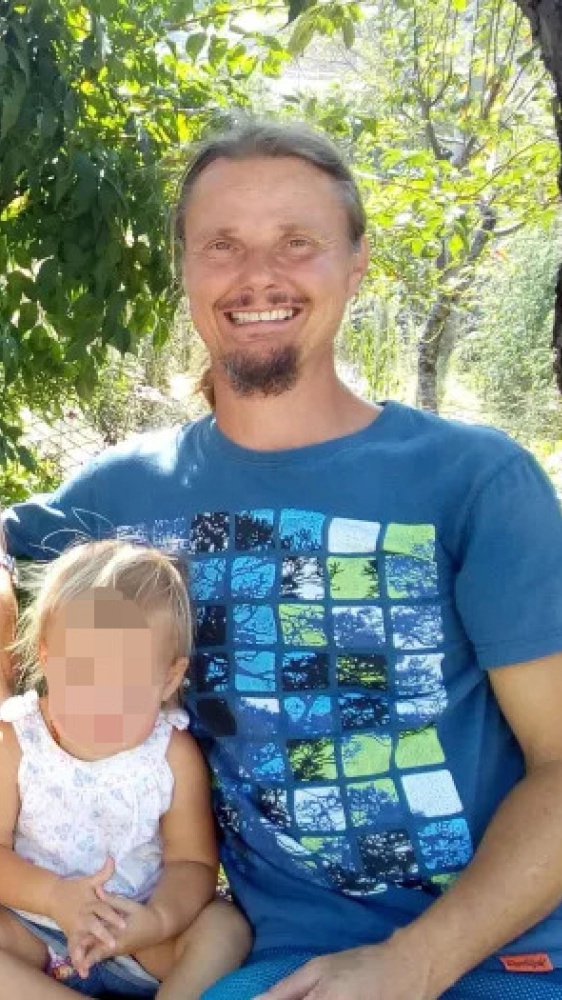 Famiglia nel bosco, il Tribunale dispone la perizia psichiatrica: i figli restano in casa famiglia