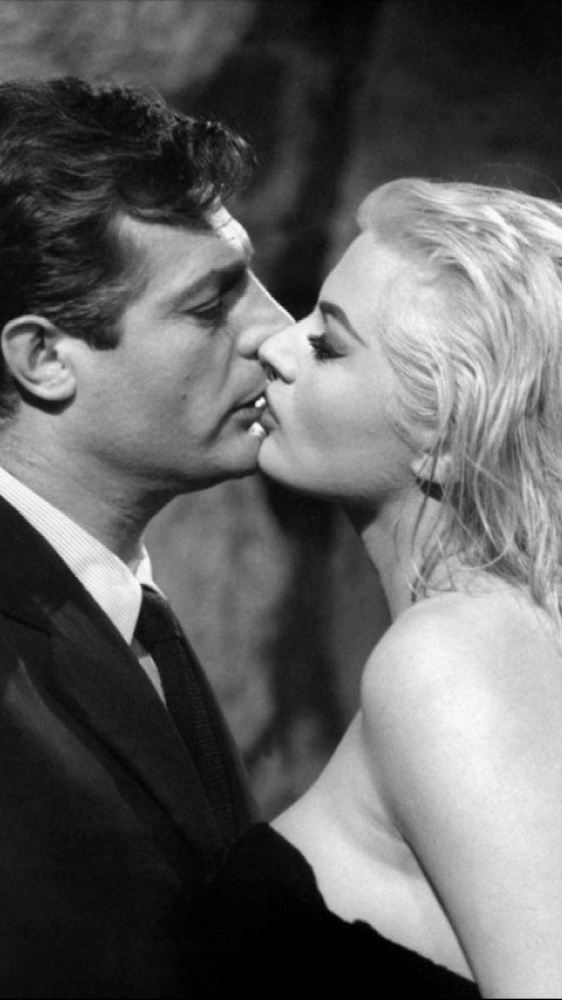 Federico Fellini, icona di cinema e d'Italia che ha plasmato i sogni sulla pellicola