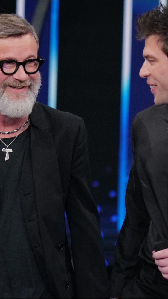 Fedez e Marco Masini a Sanremo 2026: testo e significato di "Male Necessario"