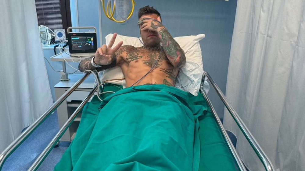 Fedez preoccupa i fan: nuova gastroscopia dopo una perdita di sangue