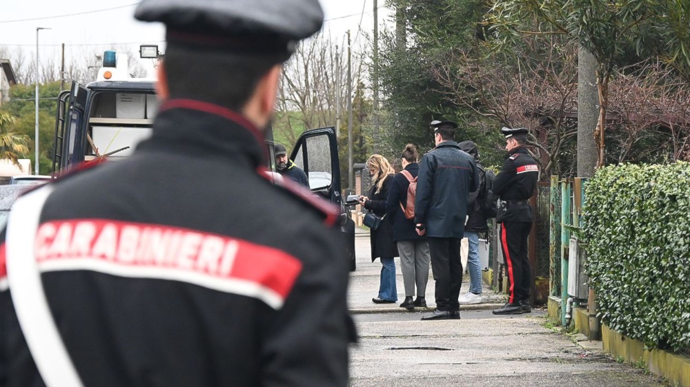 Femminicidio nel casertano, ragazza di 24 anni strangolata dal marito davanti ai figli piccoli