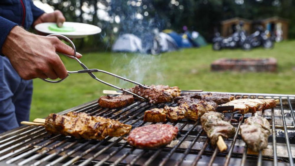 Ferragosto, indagine Coldiretti, barbecue per 8 italiani su 10, ma è Sos incendi