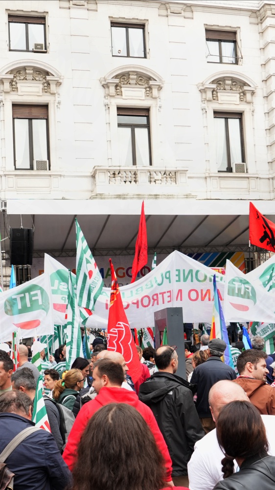 Festa del Lavoro, sindacati in Piazza a Monfalcone. Meloni, approvato nuovo pacchetto da 5 miliardi
