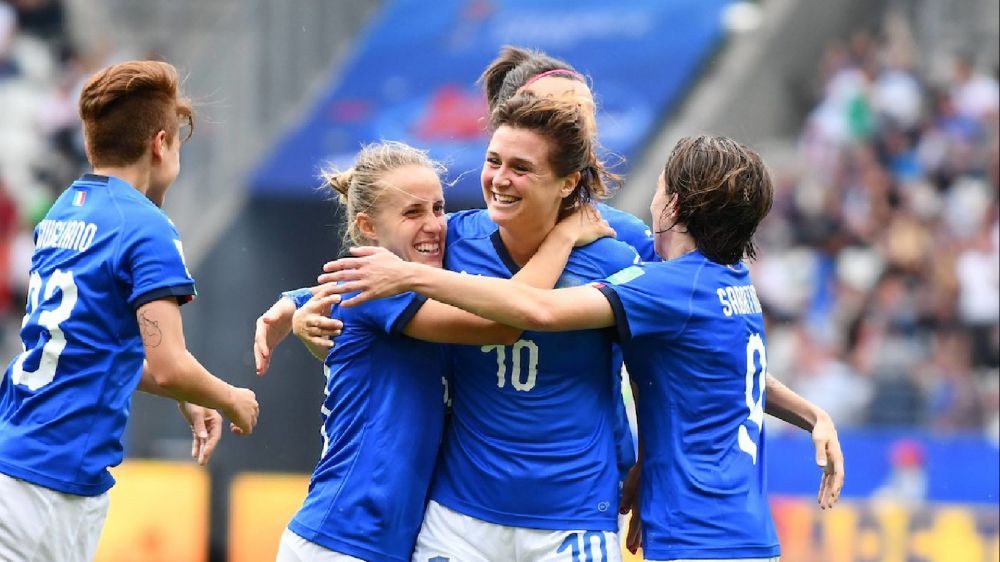 Fifa, investimento di 1 miliardo di dollari nel calcio femminile