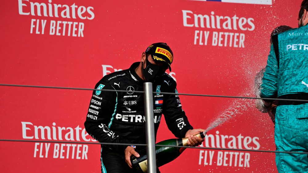 Formula 1, dominio Mercedes anche a Imola, trionfo di Hamilton