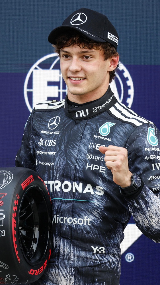 Formula 1. In Giappone seconda pole consecutiva per Kimi Antonelli con la Mercedes. Domani alle 7 la gara - 