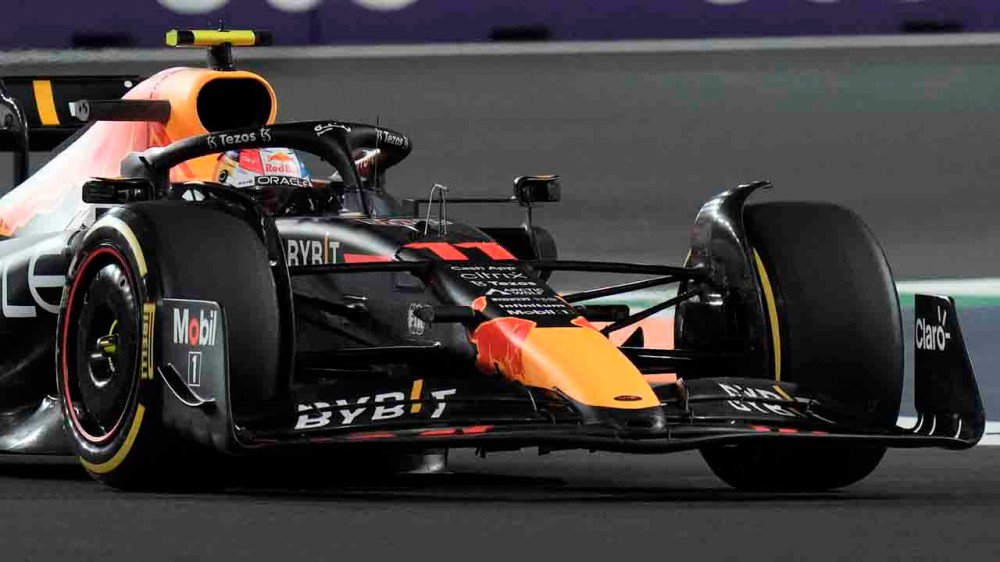 Formula 1, la Red Bull di Perez conquista la pole position del Gran Premio dell'Arabia Saudita davanti alle due Ferrari di Leclerc e Sainz
