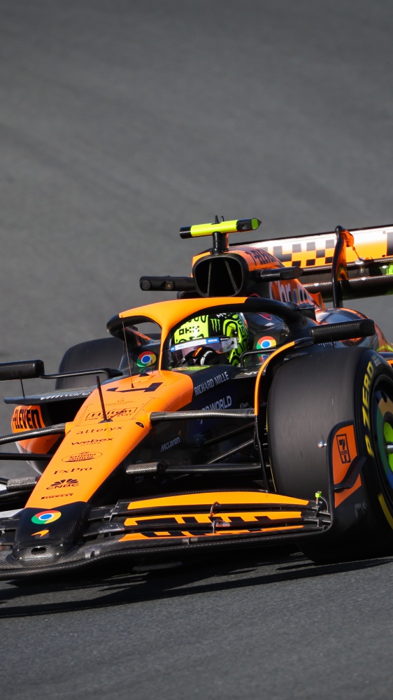 Formula 1. Lando Norris in pole position nel Gran Premio d'Olanda, sesta la Ferrari di Charles Leclerc