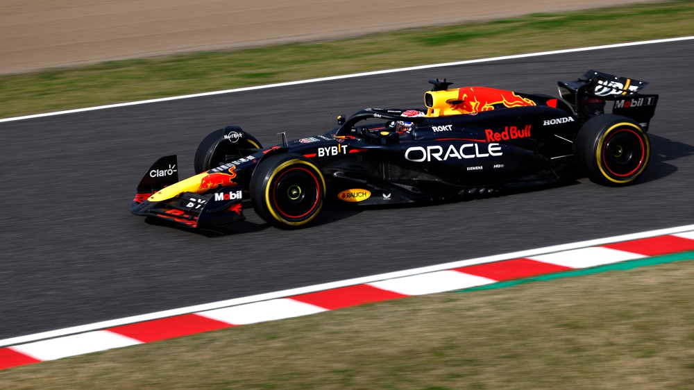 Formula 1, Max Verstappen su Red Bull ha vinto il Gran Premio del Giappone, poi Sergio Perez e Carlos Sainz