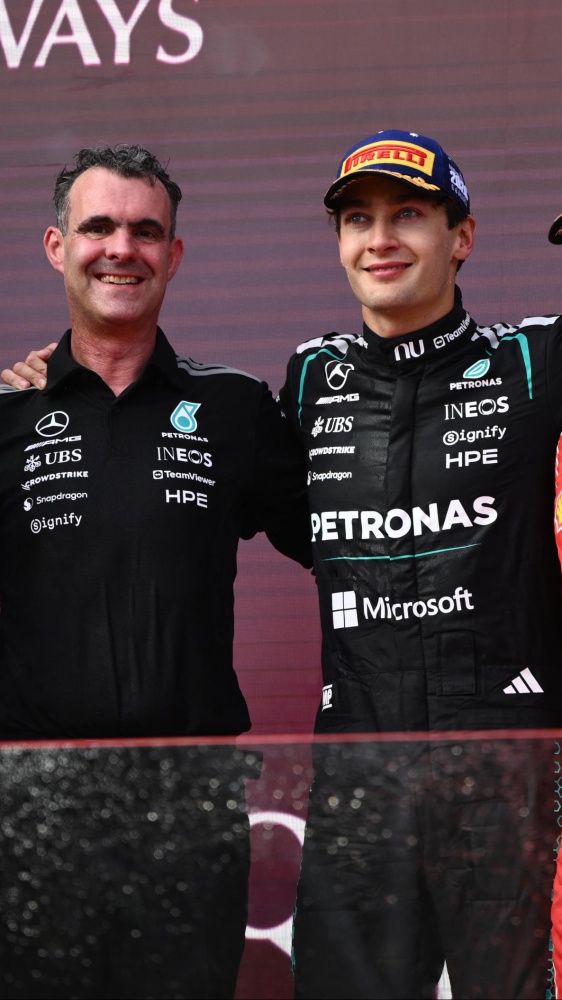 Formula 1, Russell vince a Melbourne: doppietta Mercedes davanti alla Ferrari di Leclerc