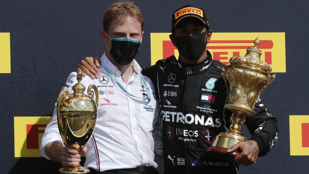 Formula1, Gran Premio d' Inghilterra, Lewis Hamilton su Mercedes vince sulla pista di Silverstone