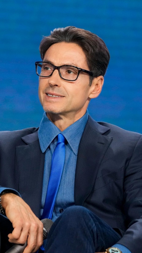 Forza Italia, pressing di Pier Silvio Berlusconi per facce e programmi nuovi. Il partito in fibrillazione