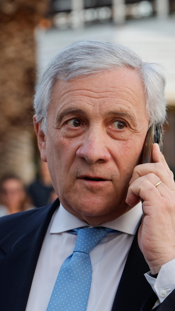 Forza Italia, vertice Tajani-Marina e Pier Silvio Berlusconi. Barelli verso l’uscita da capogruppo alla Camera