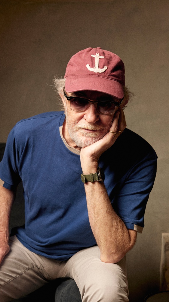 Francesco De Gregori a RTL 102.5: “Mi fa un bell’effetto suonare in posti diversi come i palazzetti, i teatri, i club… In ogni serata ci saranno tre o quattro canzoni diverse, ma lo scheletro della scaletta sarà ‘Rimmel’"