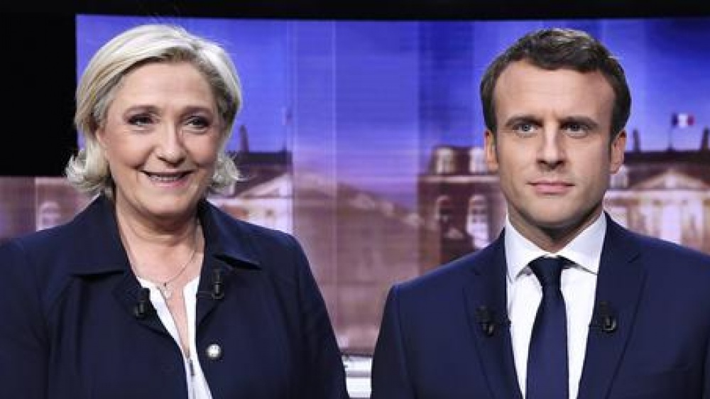 Francia: la corsa all'Eliseo entra nel vivo, stasera in tv Macron e Le Pen a caccia di voti per il ballottaggio