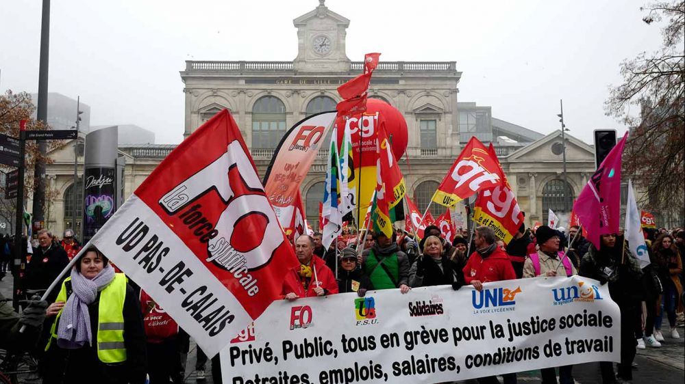 Francia, nuovo sciopero contro le pensioni, oggi manifestazione a Parigi