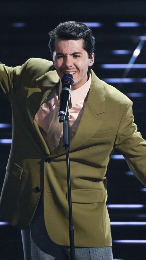 Fulminacci a RTL 102.5: “Prima dell’esibizione sono passato sotto una scala, il mio ruolo qui è quello di chi sfida la sorte e la scaramanzia”