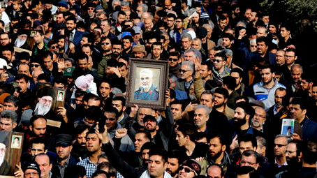 Funerali del generale Soleimani, il corteo grida "morte all'America"