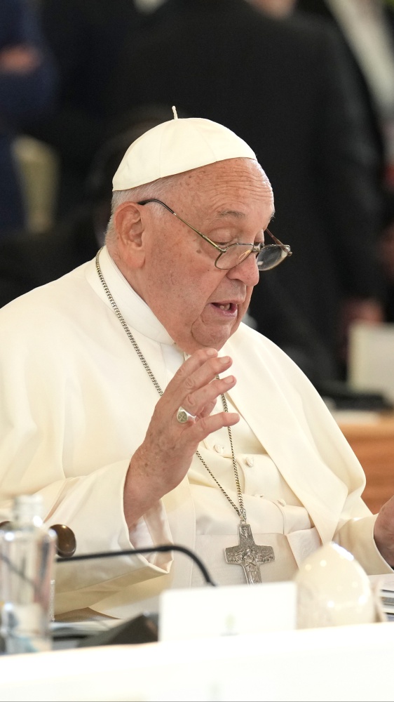 G7, Papa Francesco: “Nessuna macchina deve poter togliere la vita, la tecnologia sia al servizio delle persone”