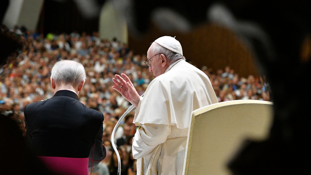 Gaffe del Papa sugli omosessuali: arrivano le scuse in un comunicato ufficiale